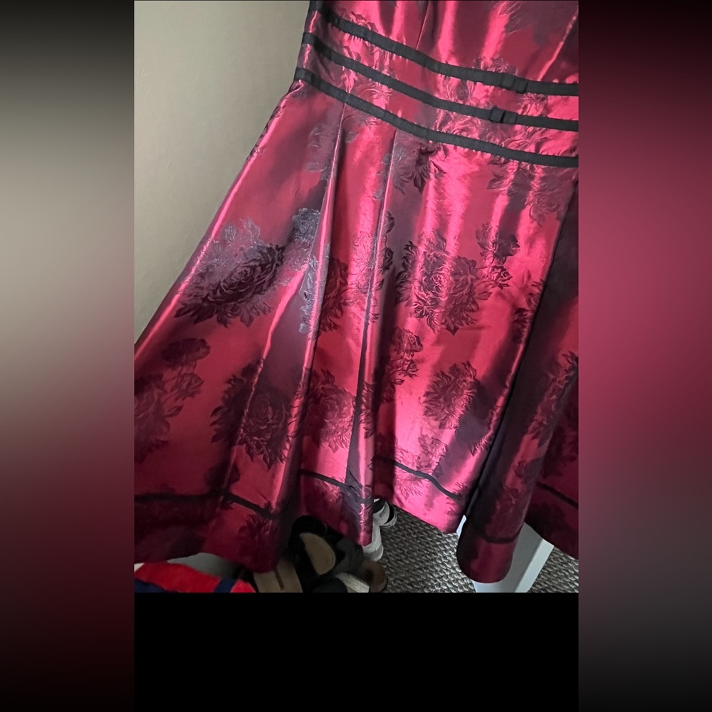 Dress - Picture 2 of 4